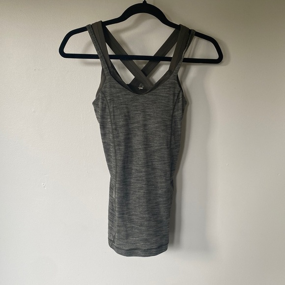 LULULEMON Run for Gold Tank Top Gator Green Sz 4 - Picture 7 of 14